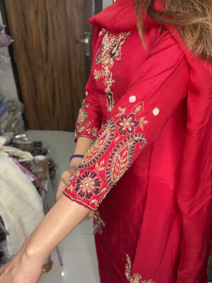 Red & Black - Image 5