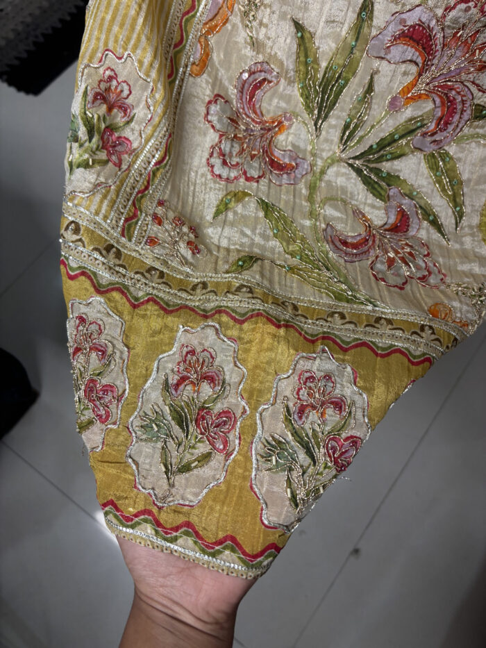 Pastel karachi Print Suit - Image 9