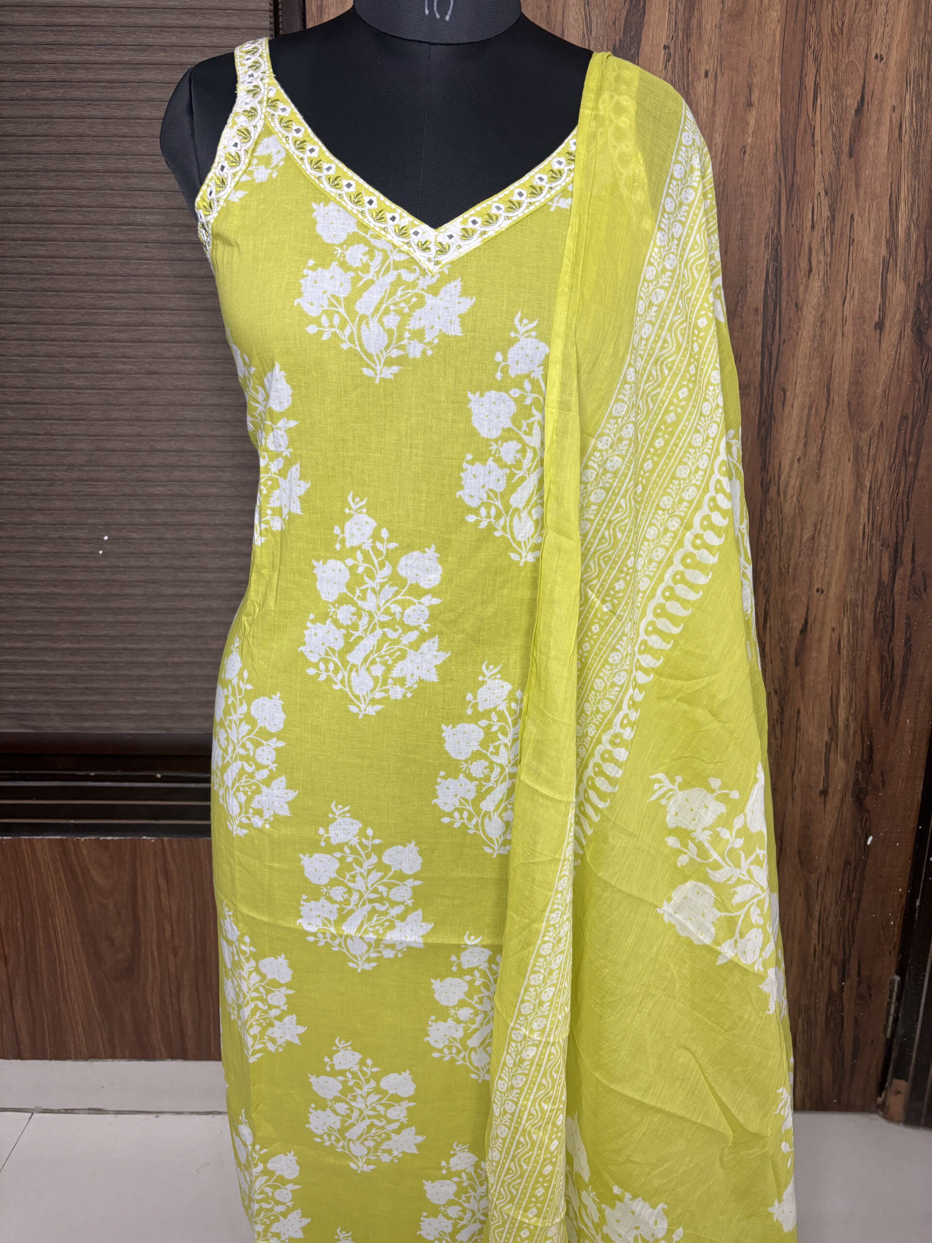 IMG_3029-scaled-1.jpg Green Noodle cotton Suit - Image 1