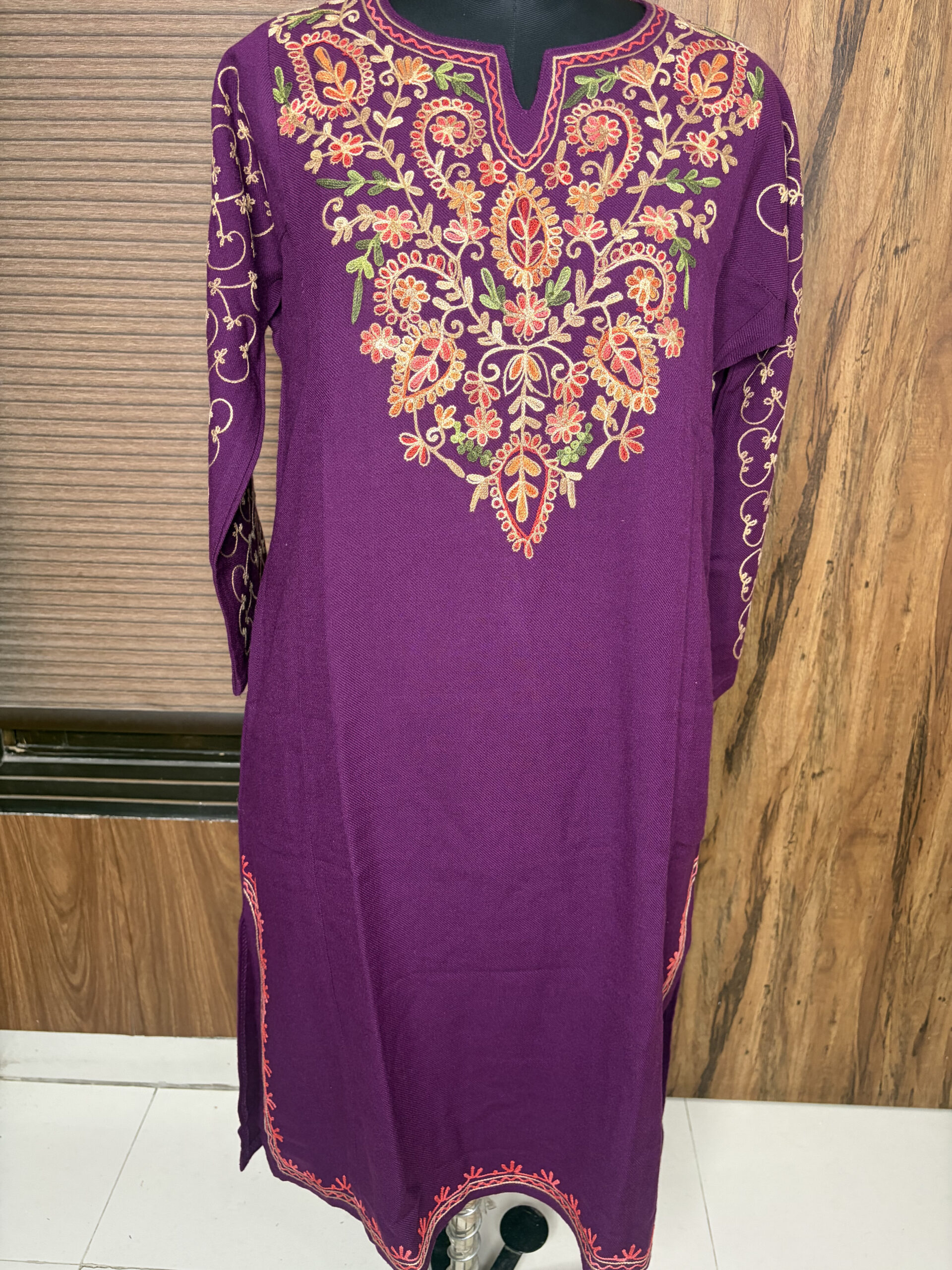 IMG_3434-scaled-1.jpg Wine Cot Wool Pheran - Image 1