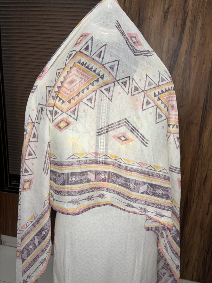 The White Shifli Suit - Image 4